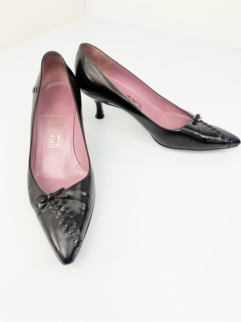 Salvatore Ferragamo Black Leather Pointed Corset Lace Toe Kitten Heel Pump Shoes